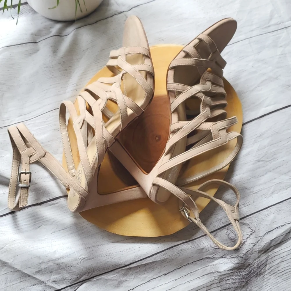 NWOT Vince Camuto suede sandals - Picture 7 of 10